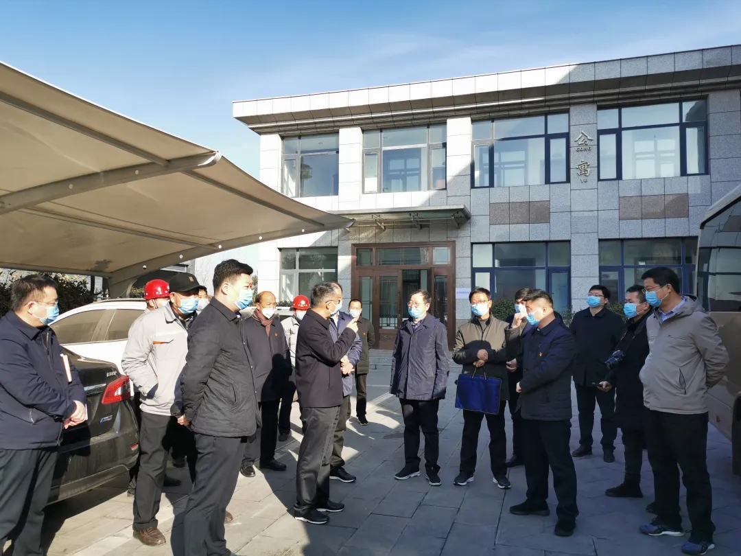 新密市委副書記、市長張紅偉一行蒞臨鄭州建信指導(dǎo)企業(yè)復(fù)工和疫情防控工作